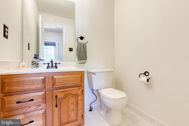 6 SANDVIEW CT, Baltimore, MD 21209