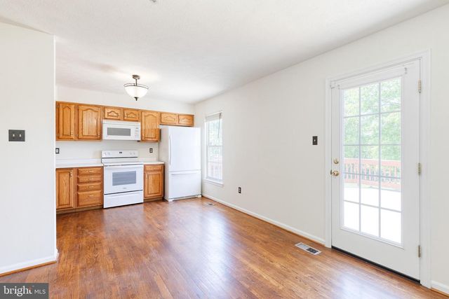 6 SANDVIEW CT, Baltimore, MD 21209