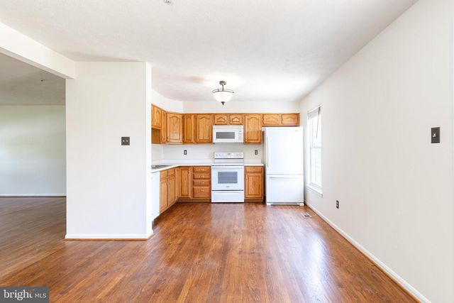 6 SANDVIEW CT, Baltimore, MD 21209