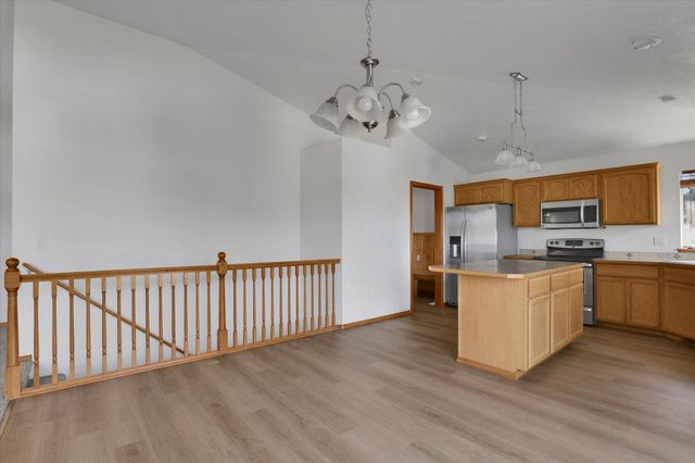 18215 E Crescent Dr, Greenacres, WA 99016