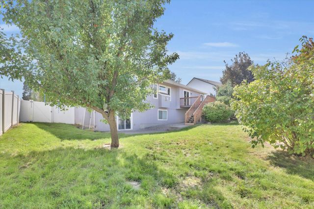 18215 E Crescent Dr, Greenacres, WA 99016