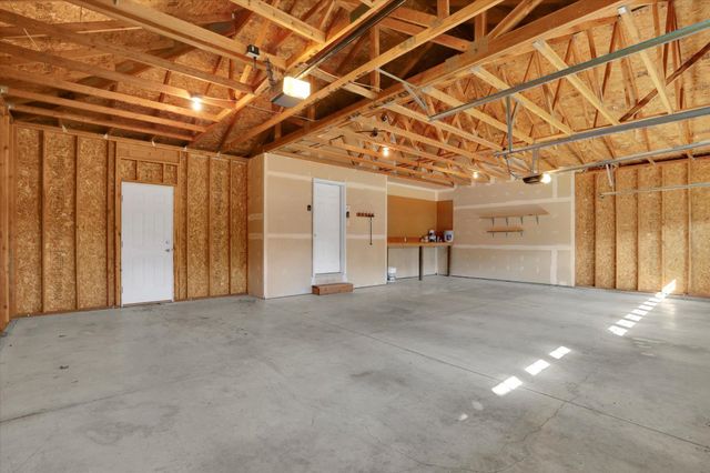 18215 E Crescent Dr, Greenacres, WA 99016