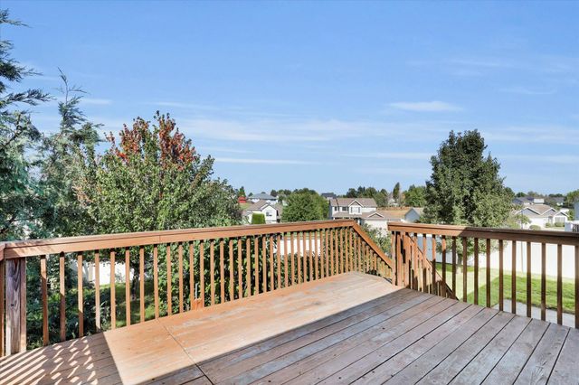 18215 E Crescent Dr, Greenacres, WA 99016