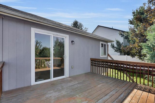 18215 E Crescent Dr, Greenacres, WA 99016
