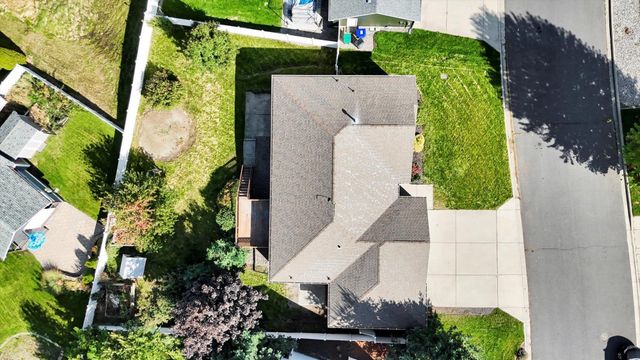 18215 E Crescent Dr, Greenacres, WA 99016