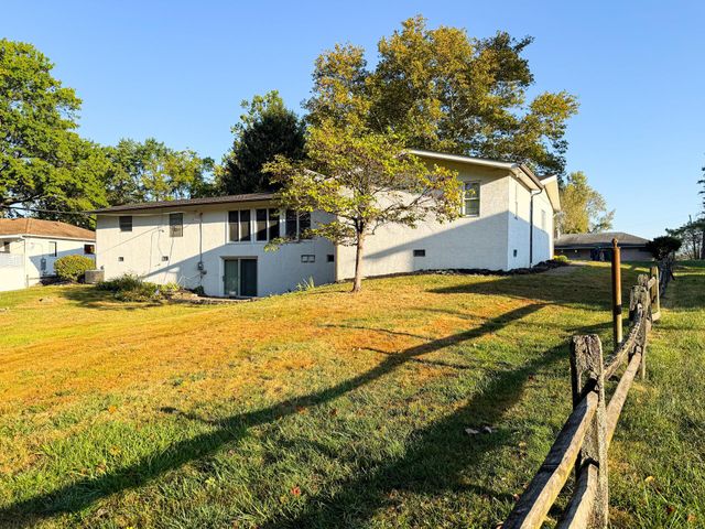 3335 Sycamore Knolls Drive, Columbus, OH 43219