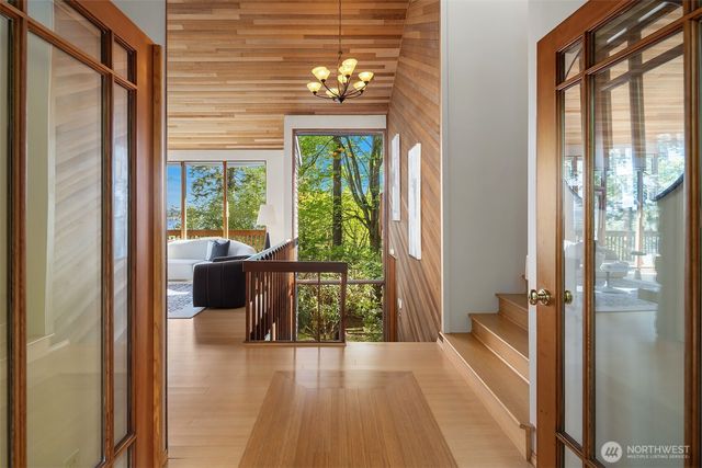 7931 E Mercer Way, Mercer Island, WA 98040