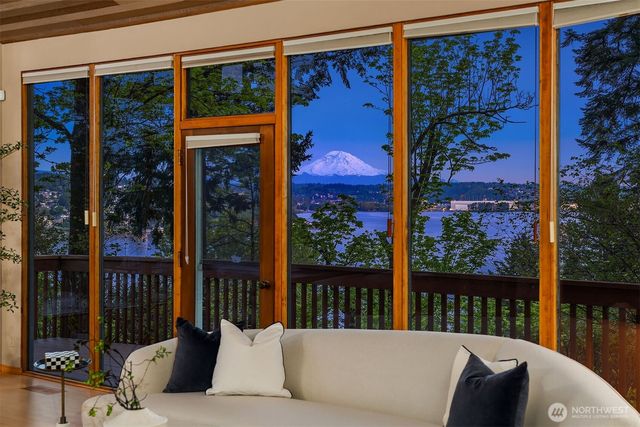 7931 E Mercer Way, Mercer Island, WA 98040