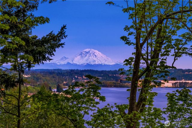 7931 E Mercer Way, Mercer Island, WA 98040