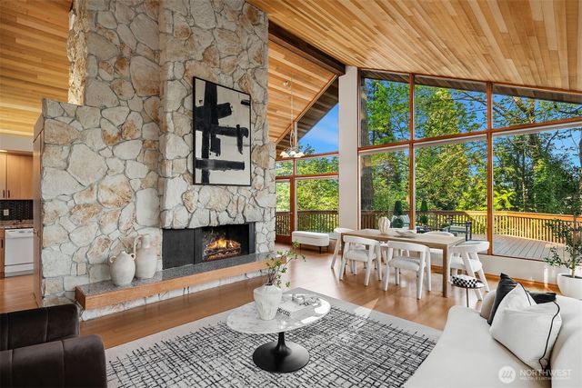 7931 E Mercer Way, Mercer Island, WA 98040
