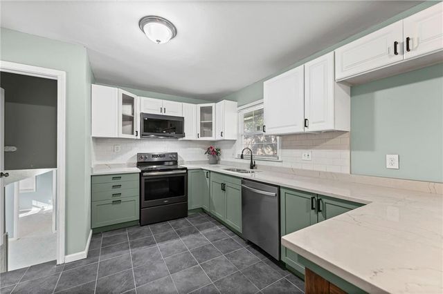 6302 E 102nd Street, Kansas City, MO 64134