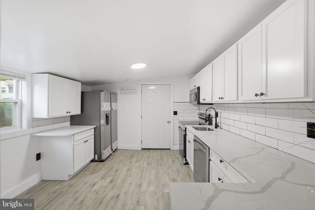 5906 BERWYN RD, College Park, MD 20740