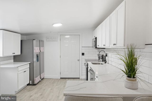 5906 BERWYN RD, College Park, MD 20740