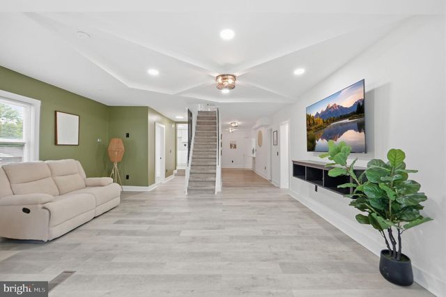 5906 BERWYN RD, College Park, MD 20740