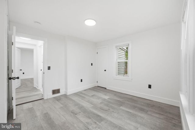 5906 BERWYN RD, College Park, MD 20740
