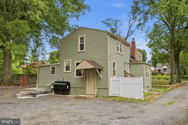 5906 BERWYN RD, College Park, MD 20740