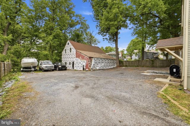 5906 BERWYN RD, College Park, MD 20740