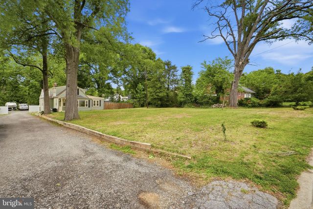 5906 BERWYN RD, College Park, MD 20740