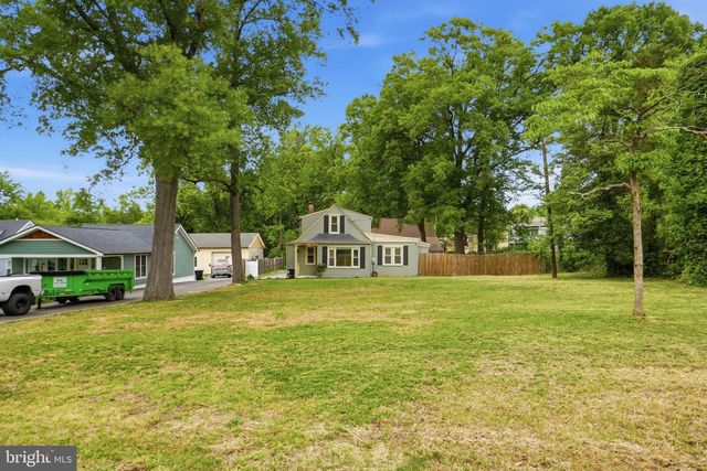 5906 BERWYN RD, College Park, MD 20740