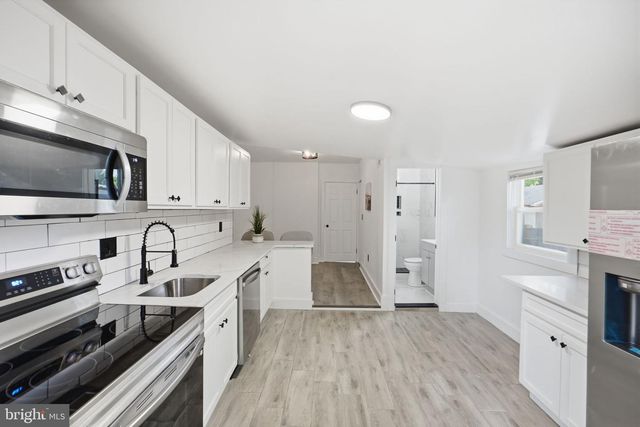 5906 BERWYN RD, College Park, MD 20740