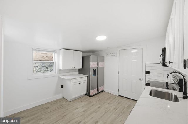5906 BERWYN RD, College Park, MD 20740