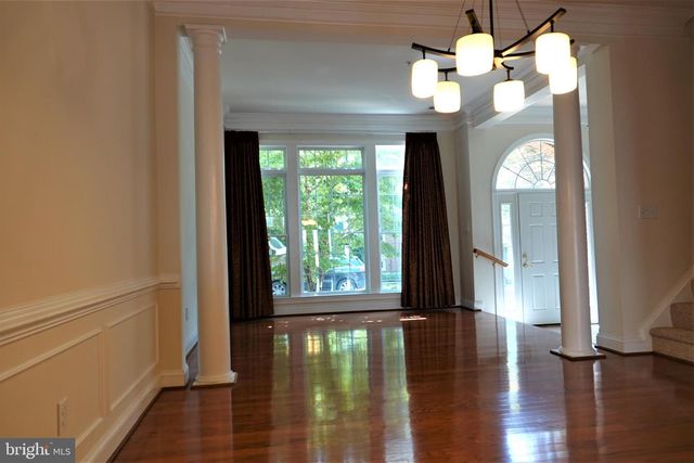 1115 CRESTFIELD DR, Rockville, MD 20850