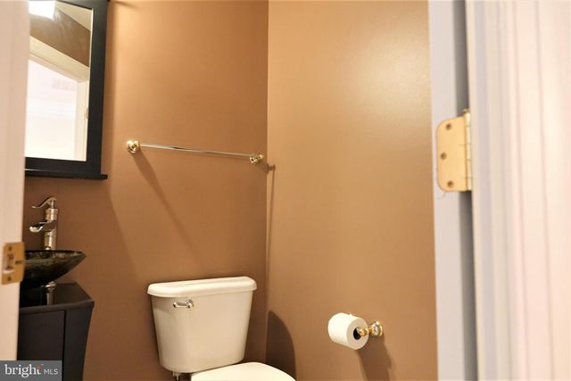 1115 CRESTFIELD DR, Rockville, MD 20850