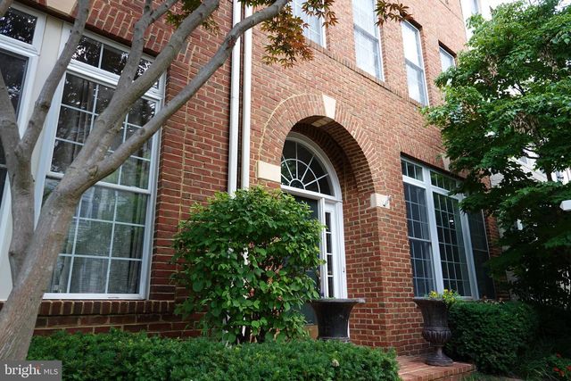 1115 CRESTFIELD DR, Rockville, MD 20850