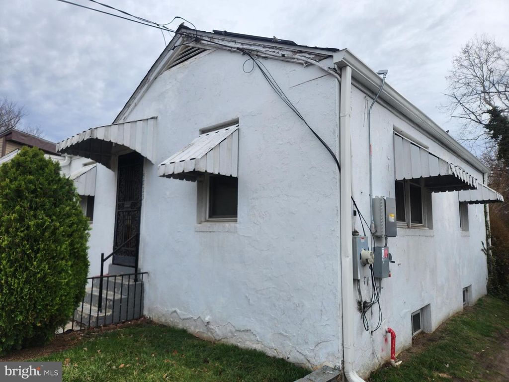 5023 ADDISON RD, Capitol Heights, MD 20743