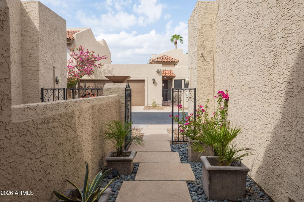 5812 N 12TH Street 31, Phoenix, AZ 85014 — photo 3