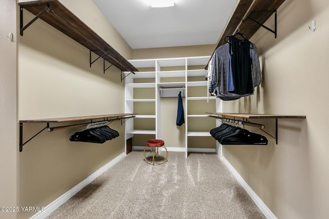 7501 Crestfields Rd, Yakima, WA 98903