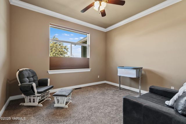 7501 Crestfields Rd, Yakima, WA 98903