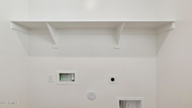 7012 W BUCKHORN Trail, Peoria, AZ 85383