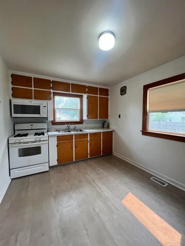 3035 Schaeffer Street, Saginaw, MI 48604