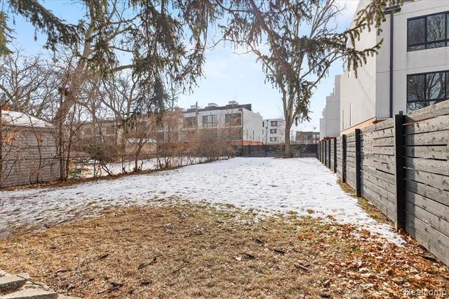 508 E Hudson Avenue, Royal Oak, MI 48067