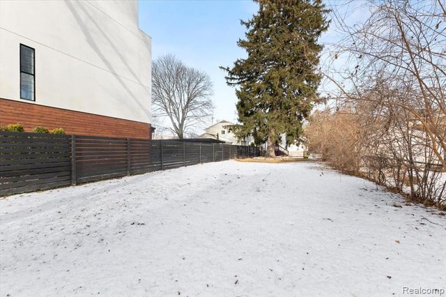 508 E Hudson Avenue, Royal Oak, MI 48067