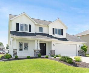 3615 Victoria Lakes Court, New Haven, IN 46774