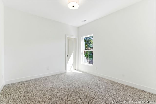 420 E Charlestown Avenue, Jeffersonville, IN 47130