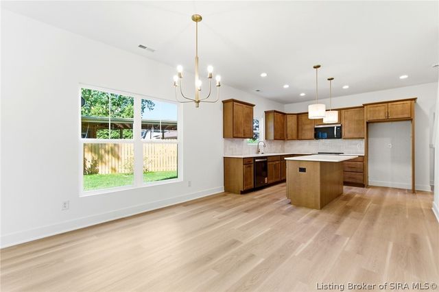 420 E Charlestown Avenue, Jeffersonville, IN 47130