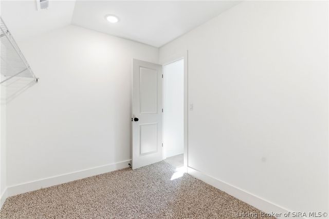 420 E Charlestown Avenue, Jeffersonville, IN 47130
