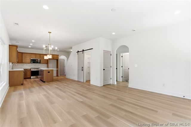 420 E Charlestown Avenue, Jeffersonville, IN 47130