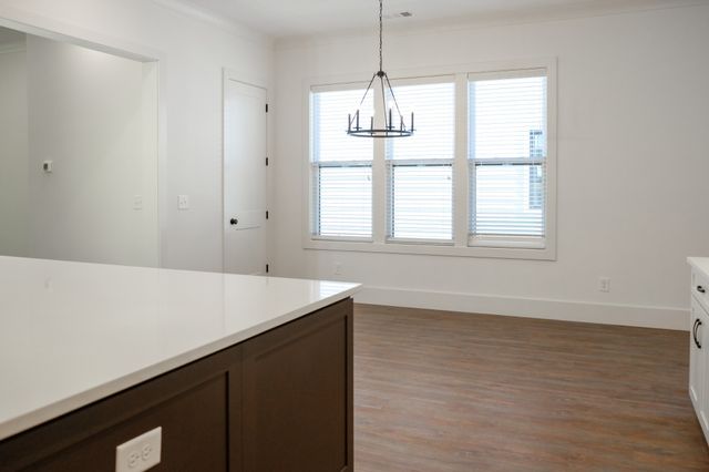 2828 Valley Rd, Nashville, TN 37215