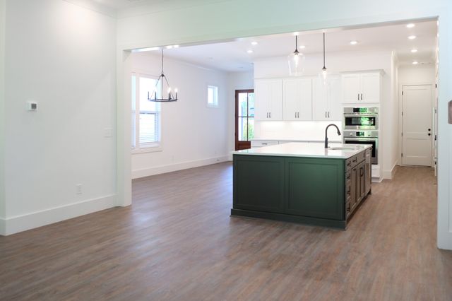 2828 Valley Rd, Nashville, TN 37215