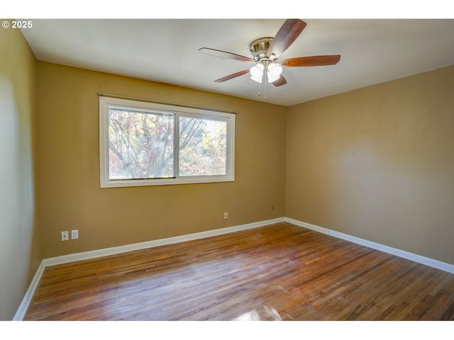 214 Se 101ST Ave, Vancouver, WA 98664