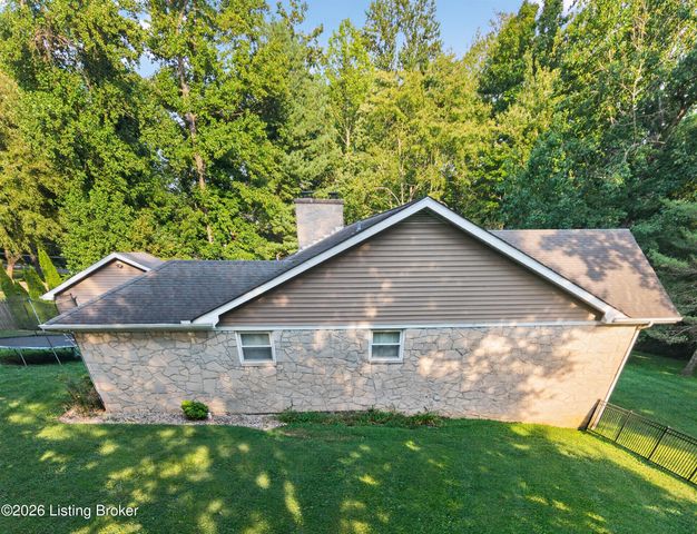 385 Briarwood Cir, Elizabethtown, KY 42701