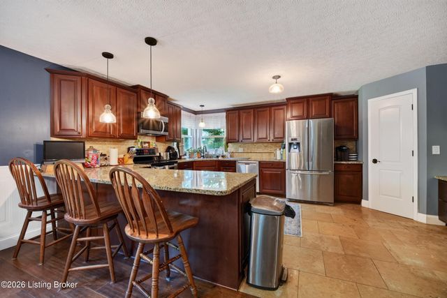 385 Briarwood Cir, Elizabethtown, KY 42701