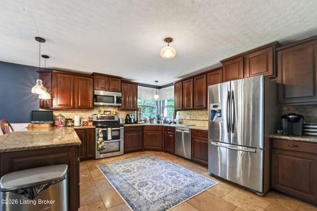 385 Briarwood Cir, Elizabethtown, KY 42701