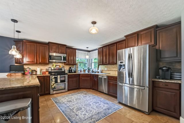 385 Briarwood Cir, Elizabethtown, KY 42701