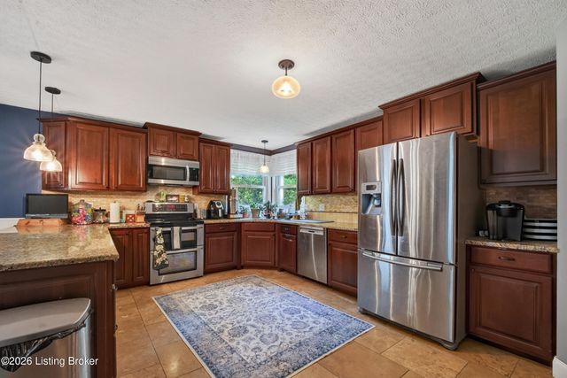 385 Briarwood Cir, Elizabethtown, KY 42701