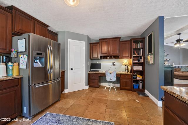 385 Briarwood Cir, Elizabethtown, KY 42701